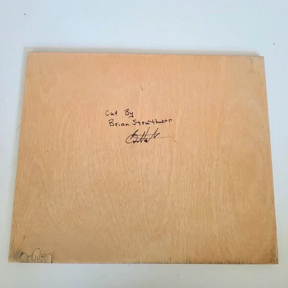 Hand made picture of dog cut on wooden plug. Signed by artist. - Picture 5 of 7